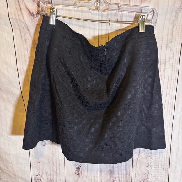 Dolce & Gabbana Black Buckle Up Textured Mini Skirt 30 - Picture 2 of 7